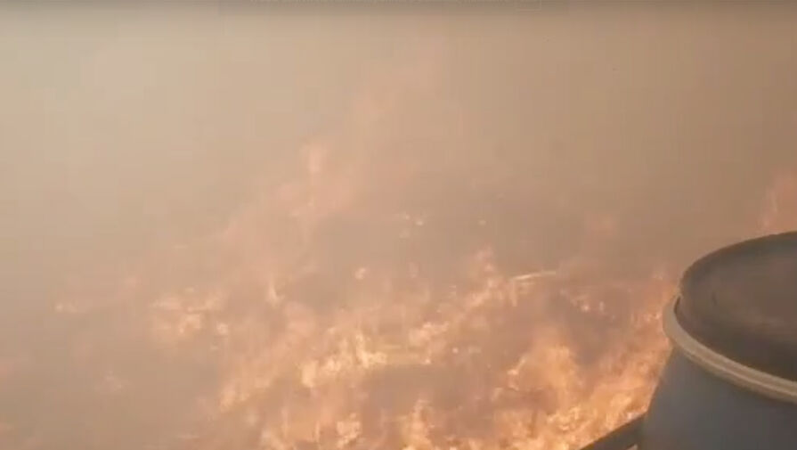 В ХМАО пожарные попали в западню, пытаясь потушить горящие леса у трассы Нягань — Талинка