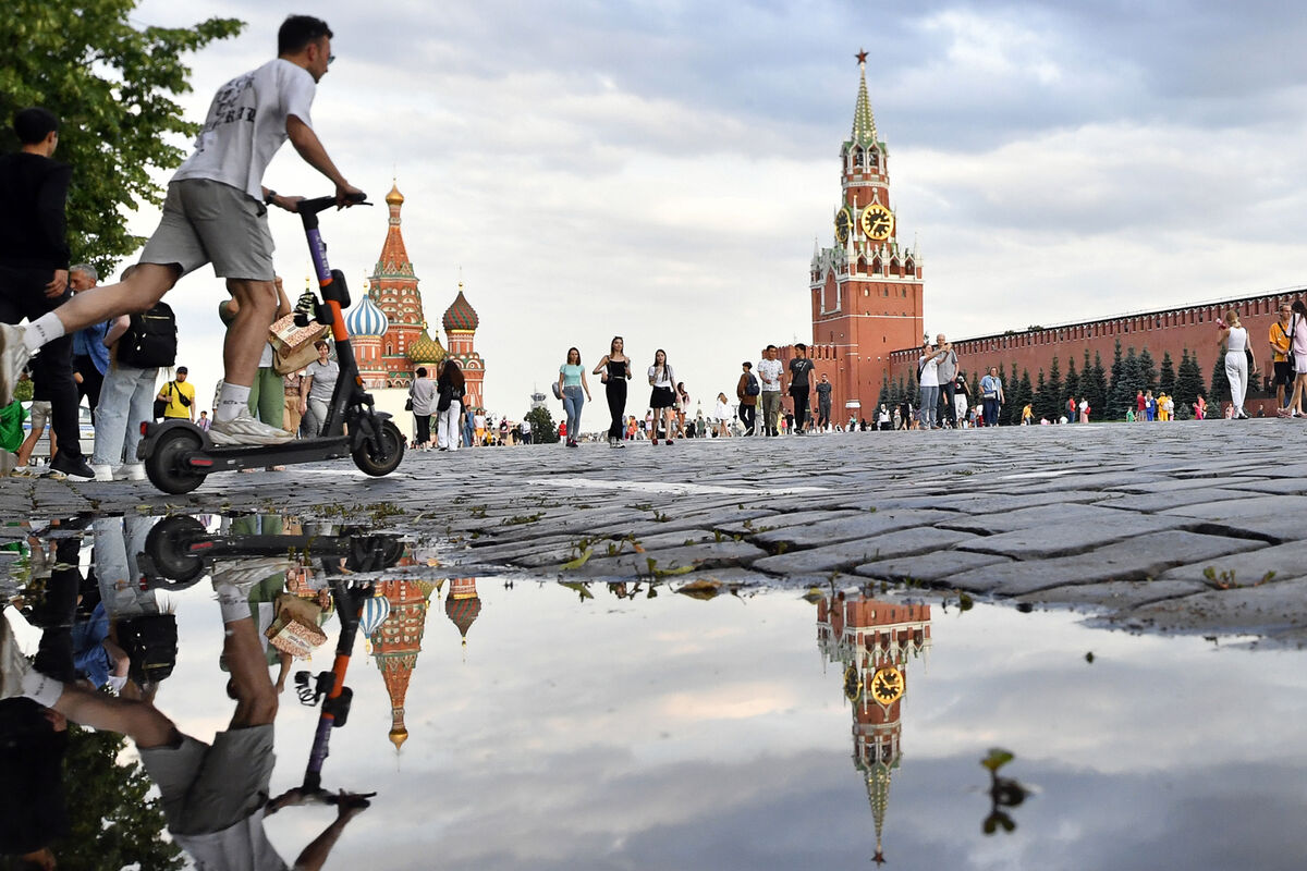 Москвича, который читал молитвы и приставал к прохожим, задержали на  Красной площади - Газета.Ru | Новости