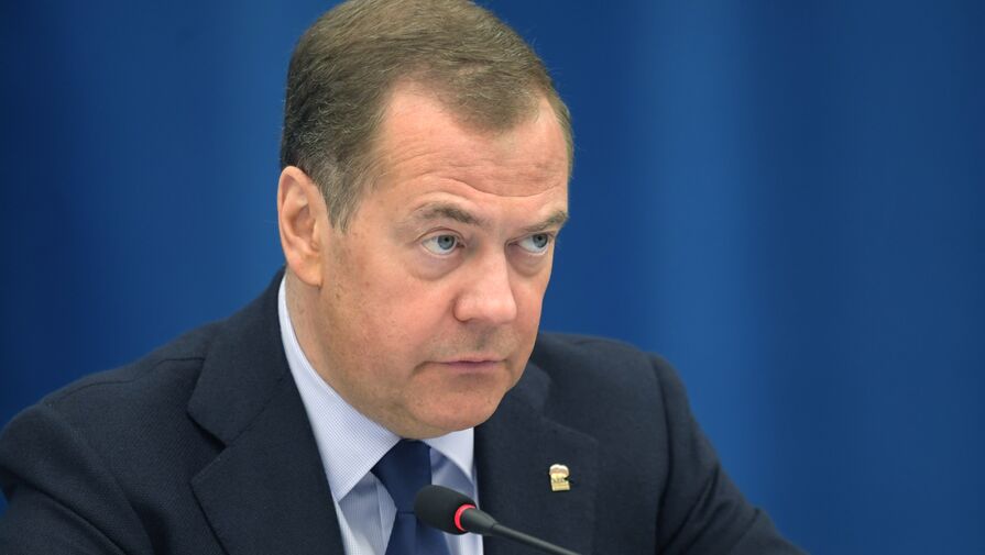 Медведев рассказал, что нужно российской армии для удержания территории