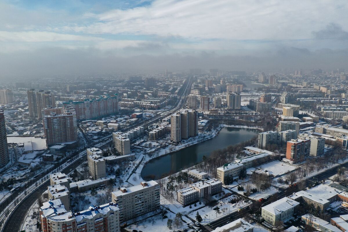 слышать толчок. сидит на унитазе. слышать толчок. сидит на унитазе. слышать толчок.