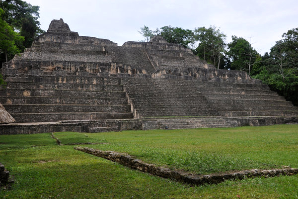 Городище майя Ушбенка, расположенное в Белизе