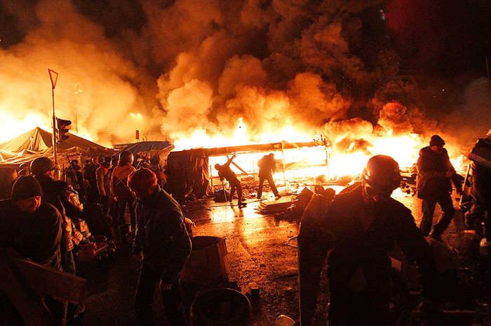 Ожесточенные столкновения на&nbsp;площади Независимости в&nbsp;Киеве
