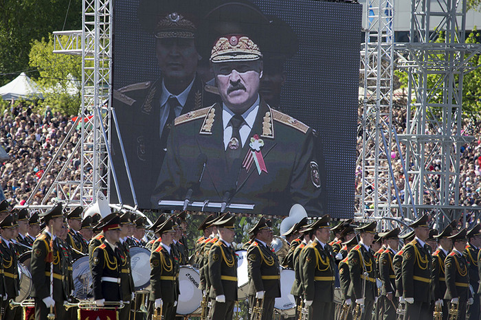 Президент Белоруссии Александр Лукашенко во время парада в&nbsp;честь День Победы в&nbsp;Минске
