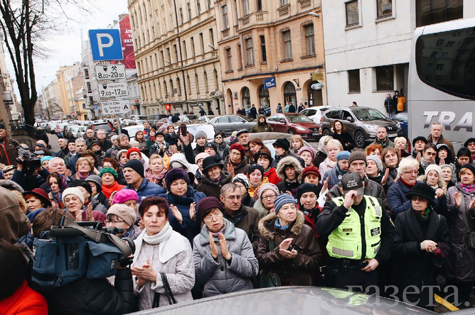 Прощание с Михаилом Задорновым в церкви Александра Невского в Риге, 15 ноября 2017 года