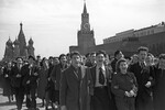 Народное гулянье на Красной площади в честь победы в Великой Отечественной войне, 9 мая 1945 года