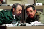 Фидель с братом Раулем Кастро, 2001 год