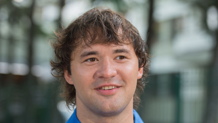 С экс-хоккеиста Романа Людучина взыскали полмиллиона рублей долга по микрозайму