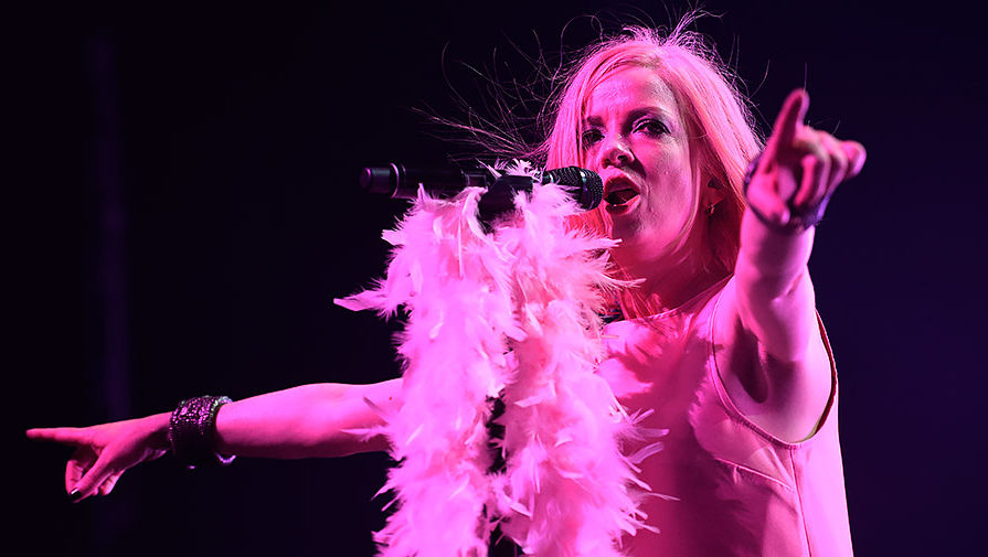 Вокалистка рок-группы Garbage Ширли Энн Мэнсон во время выступления на&nbsp;сцене Crocus City Hall в&nbsp;Москве