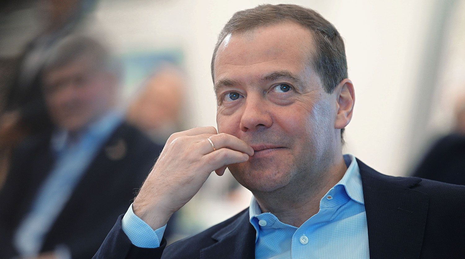 Медведев назвал условие сохранения транзита газа через Украину