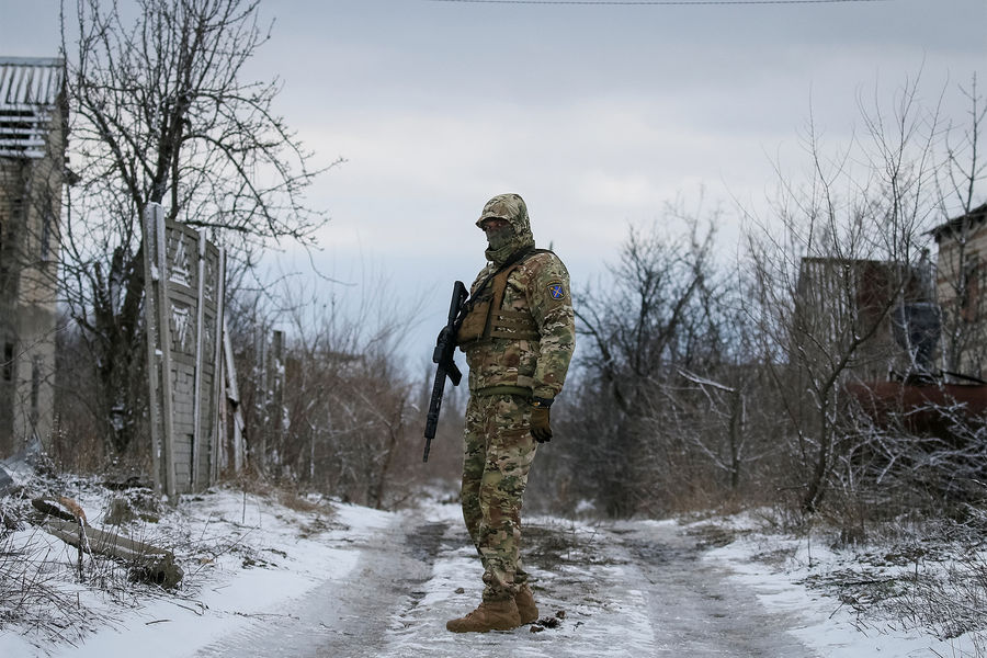 Военнослужащий ВСУ в городе Авдеевка в Донецкой области, 2022 год