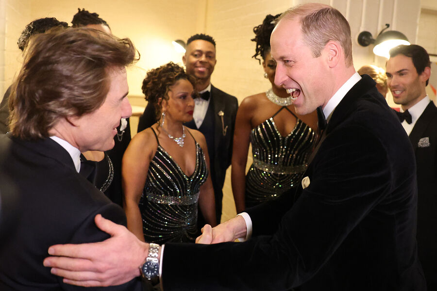 Принц Уильям и Том Круз (слева) во время посещения благотворительного гала-ужина в Лондоне, 2024 год
