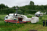 Вертолеты МЧС на берегу озера Сямозеро в деревне Кудама в Пряжинском районе