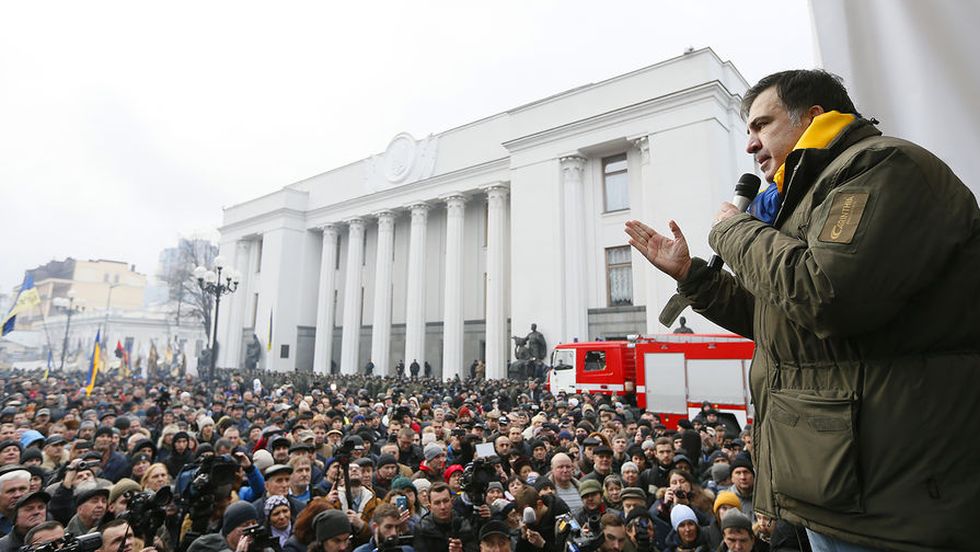 Экс-президент Грузии Михаил Саакашвили выступает в Киеве