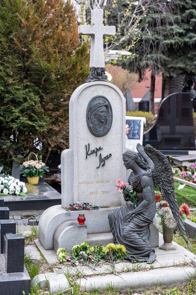 Могила актрисы Клары Лучко на&nbsp;Новодевичьем кладбище в&nbsp;Москве, 22&nbsp;мая 2024&nbsp;года