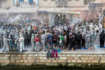 Участники традиционного праздника «Чистый понедельник» в ознаменование начала Великого поста в портовом городе Галаксиди, Греция, 27 февраля 2023 года