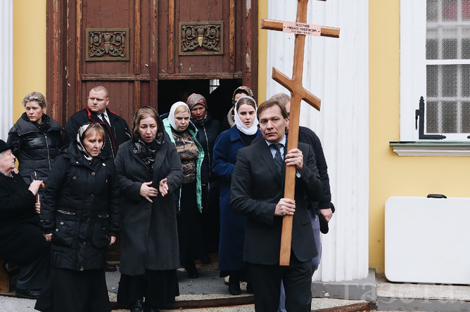 Прощание с Михаилом Задорновым в церкви Александра Невского в Риге, 15 ноября 2017 года