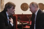 Президент РФ Владимир Путин и режиссер, музыкант Эмир Кустурица после официального приема от имени президента Республики Сербии Александра Вучича, 2019 год