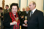 Владимир Путин и Галина Вишневская после вручения наград на торжественной церемонии в Кремле. 2007 год.