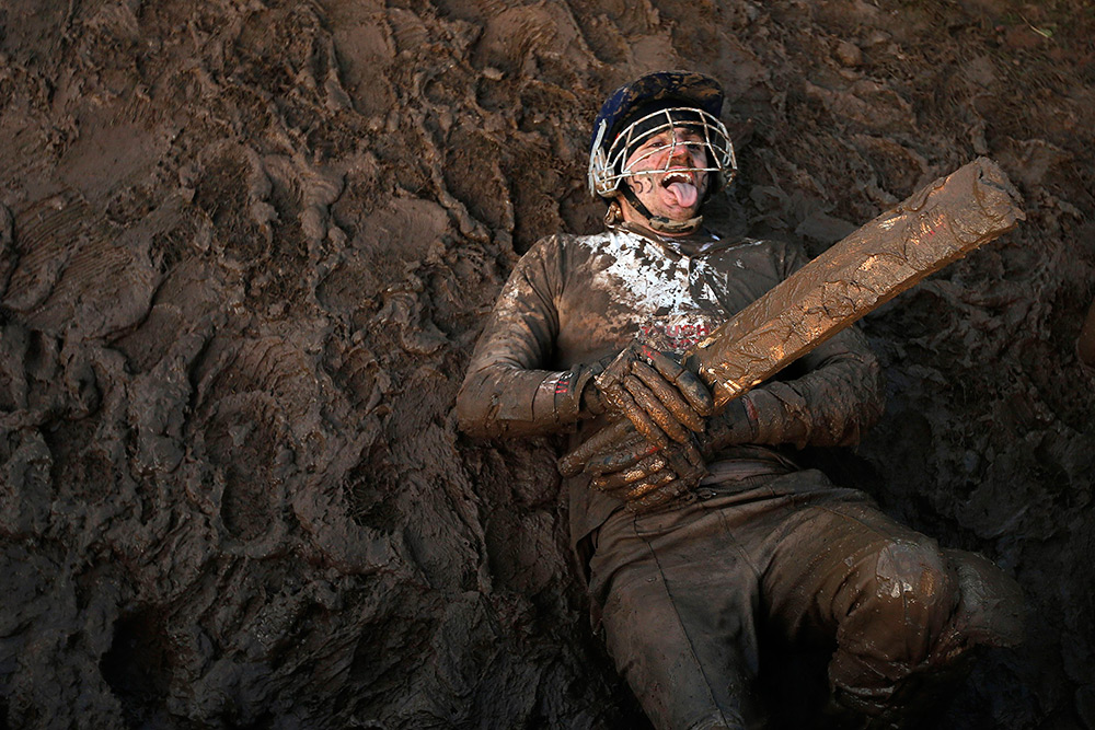 В последние годы среднее число соревнующихся в гонке Tough Guy Challenge превышает пять тысяч человек