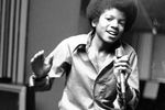 Фото 1972 года, на нем Майклу Джексону 13 лет. Он — самый младший участник семейного коллектива Jackson Five. В своих мемуарах Джексон благодарит коллектив за старт своей карьеры, но время работы в «пятерке» вспоминает с ужасом
