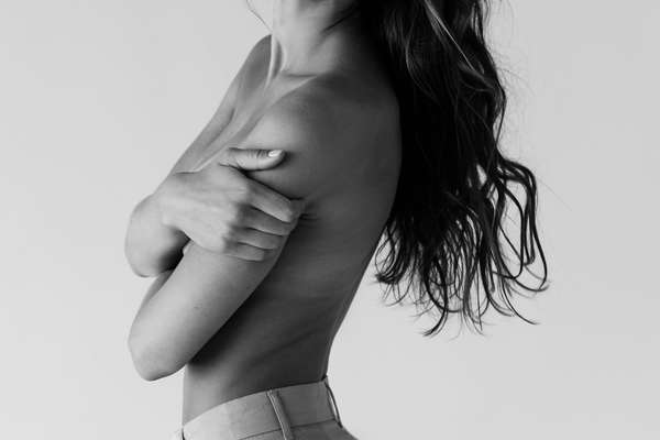 Почему мужчинам так нравится женская грудь?