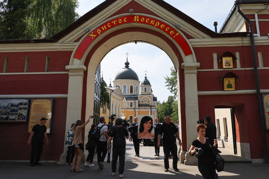 Отпевание заворотнюк в покровском монастыре