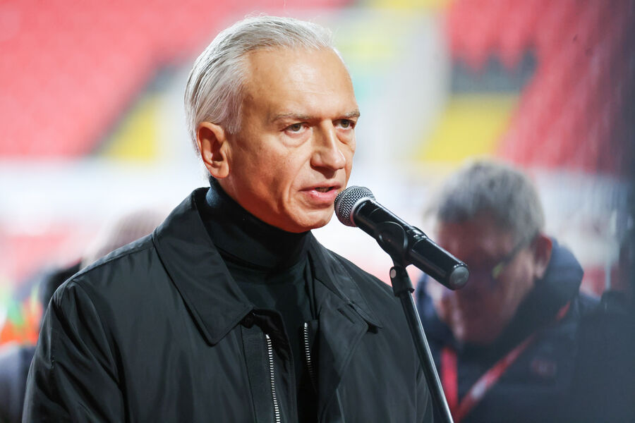 Президент Российского футбольного союза (РФС) Александр Дюков во время церемонии прощания с&nbsp;олимпийским чемпионом 1956&nbsp;года и лучшим бомбардиром московского &laquo;Спартака&raquo; Никитой Симоняном на&nbsp;стадионе &laquo;Лукойл Арена&raquo; в&nbsp;Москве, 27&nbsp;ноября 2025&nbsp;года, 27&nbsp;ноября 2025&nbsp;года