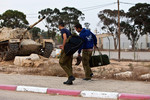 Израильские резервисты по дороге на призывной пункт