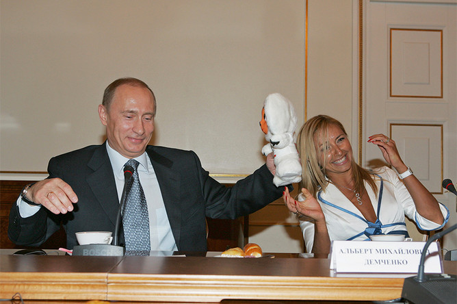 Владимир Путин и Татьяна Навка во время встречи в Ново-Огарево, 2007 год