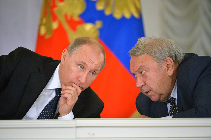 Президент РФ Владимир Путин и президент РАН Владимир Фортов