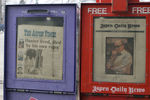 Местные газеты в городе Аспен, Колорадо, с сообщениями о смерти Хантера Томпсона, 22 февраля 2005 года