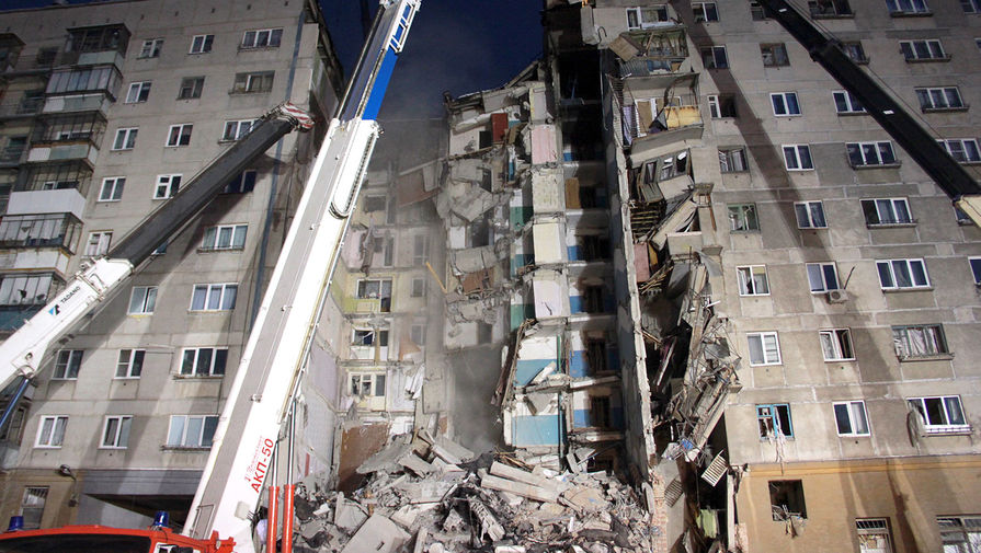 Взорвали дом фото - В жилом доме Волгограда взорвался газ: обрушился подъезд, есть погибшие