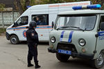 Машины полиции и аварийно-спасательной службы у Пермского государственного университета, 20 сентября 2021 года