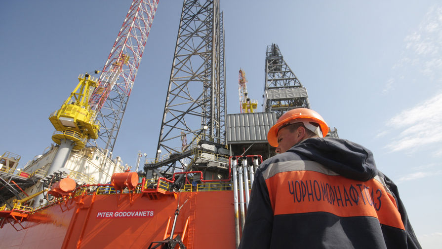 Аксенов сообщил об ударе ВСУ по буровым платформам Черноморнефтегаза