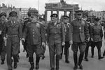 Маршал Советского Союза Г.К. Жуков и Маршал Советского Союза К.К. Рокоссовский с британским фельдмаршалом Б. Монтгомери. Германия, г. Берлин, май 1945 г.