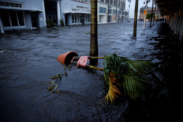Последствия урагана &laquo;Иен&raquo; на&nbsp;улицах Форт-Майерс, Флорида, 28&nbsp;сентября 2022&nbsp;года 