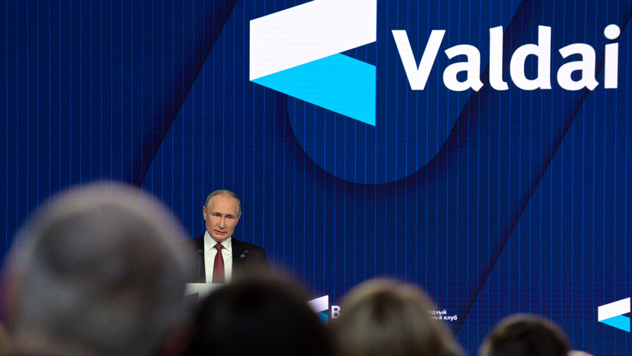 Путин заявил о сращивании националистов с неонацистами на Украине