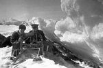 Морские пехотинцы Балтийского флота в засаде в ледяных торосах Финского залива, 1942 год 