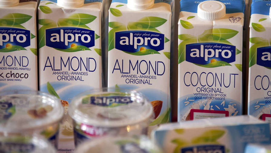 Danone прекратила импорт в Россию воды evian и растительных напитков Alpro