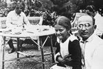 Первый секретарь Закавказского крайкома ВКП(б) Лаврентий Павлович Берия с дочерью Иосифа Виссарионовича Сталина Светланой, 1934 год