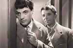 <b>«Приходите завтра» (1962)</b>
<br><br>
Всем, кто смотрел эту картину, наверняка запомнился дуэт Александра Ширвиндта и Юрия Белова — они исполнили роли студентов Гнесинки Вадима и Володи, разыгравших Фросю Бурлакову. Конечно, их линия в фильме далеко не главная — картина стала бенефисом в трудной творческой карьере Екатерины Савиновой. Тем не менее, два нахала, которые представились простой сибирской девушке как Станиславский и Немирович-Данченко, стали ярким эпизодом ленты.
