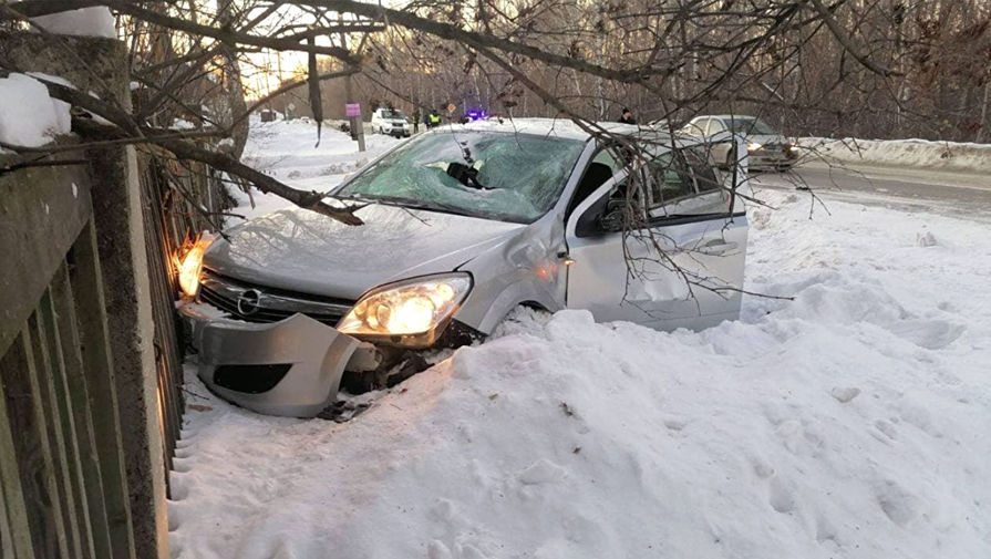 На Урале пьяный водитель сбил двух сестер-подростков, одна из них погибла