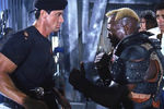 <b>«Разрушитель», 1993</b>
<br><br>
Комедийный боевик, в котором герой Сталлоне — полицейский Спартан — борется с криминальным авторитетом и по утрам вяжет свитер для очаровательной Сандры Буллок.