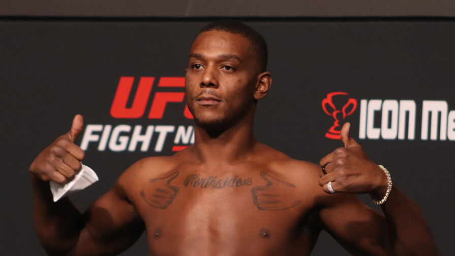 Американец Хилл нокаутировал Сантоса в главном поединке UFC Vegas 59