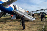 На месте аварийной посадки самолета А320 авиакомпании «Уральские авиалинии» в Новосибирской области, 12 сентября 2023 года
