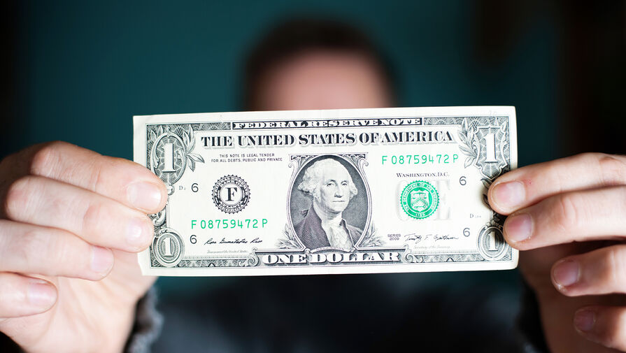 Экономист спрогнозировал, до каких значений доллар упадет в ближайшее время
