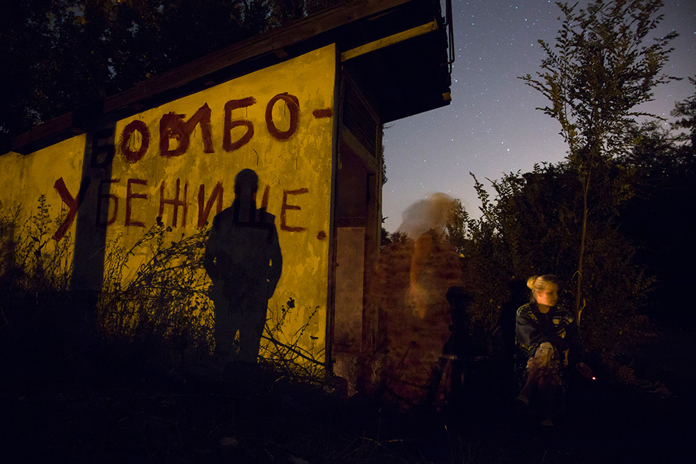 Вход в бомбоубежище на окраине Донецка