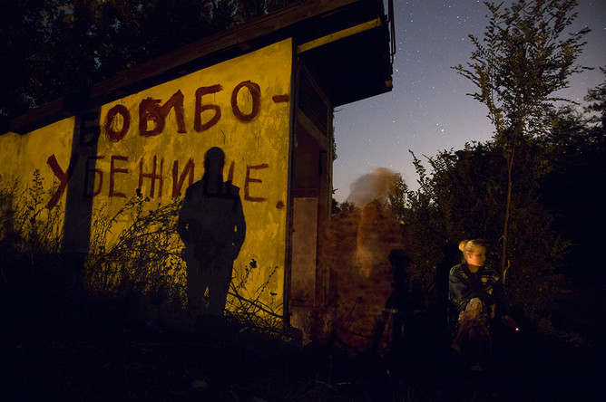 Вход в бомбоубежище на окраине Донецка