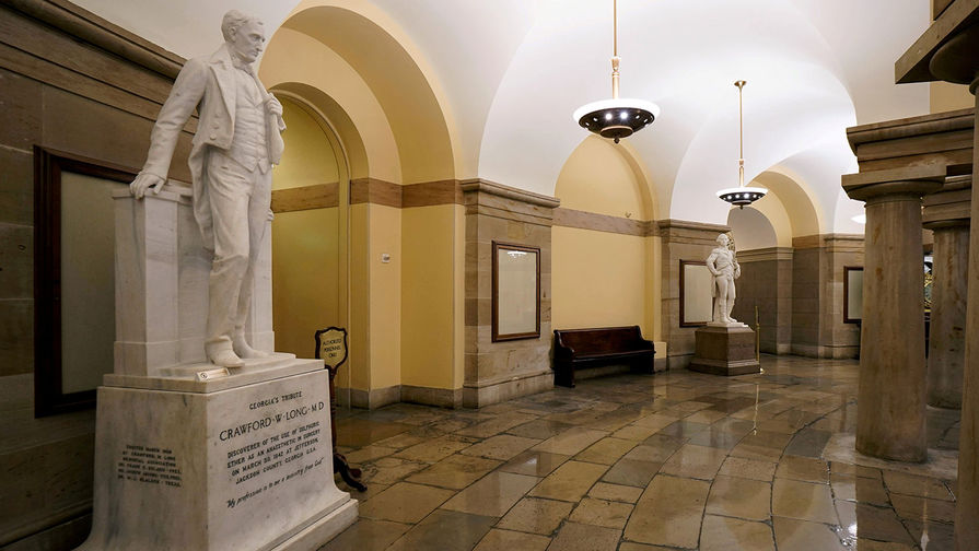 Место в склепе Капитолия США, где раньше стояла статуя генерала Конфедерации Роберта Ли