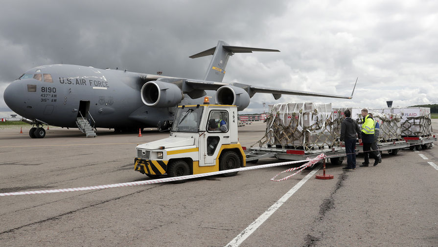 Самолет ВВС США Boeing C-17 Globemaster, прибывший во Внуково со второй партией аппаратов ИВЛ для&nbsp;борьбы с&nbsp;пандемией коронавируса в&nbsp;России, 4 июня 2020 года